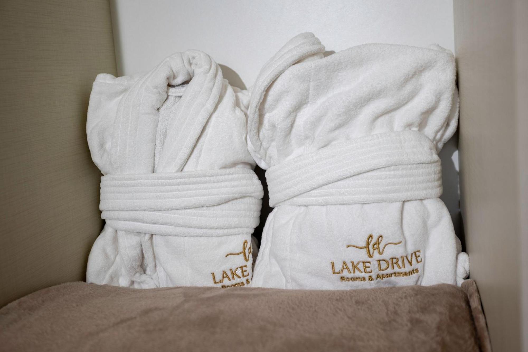 טיראנה Lake Drive Rooms&Apartments מראה חיצוני תמונה