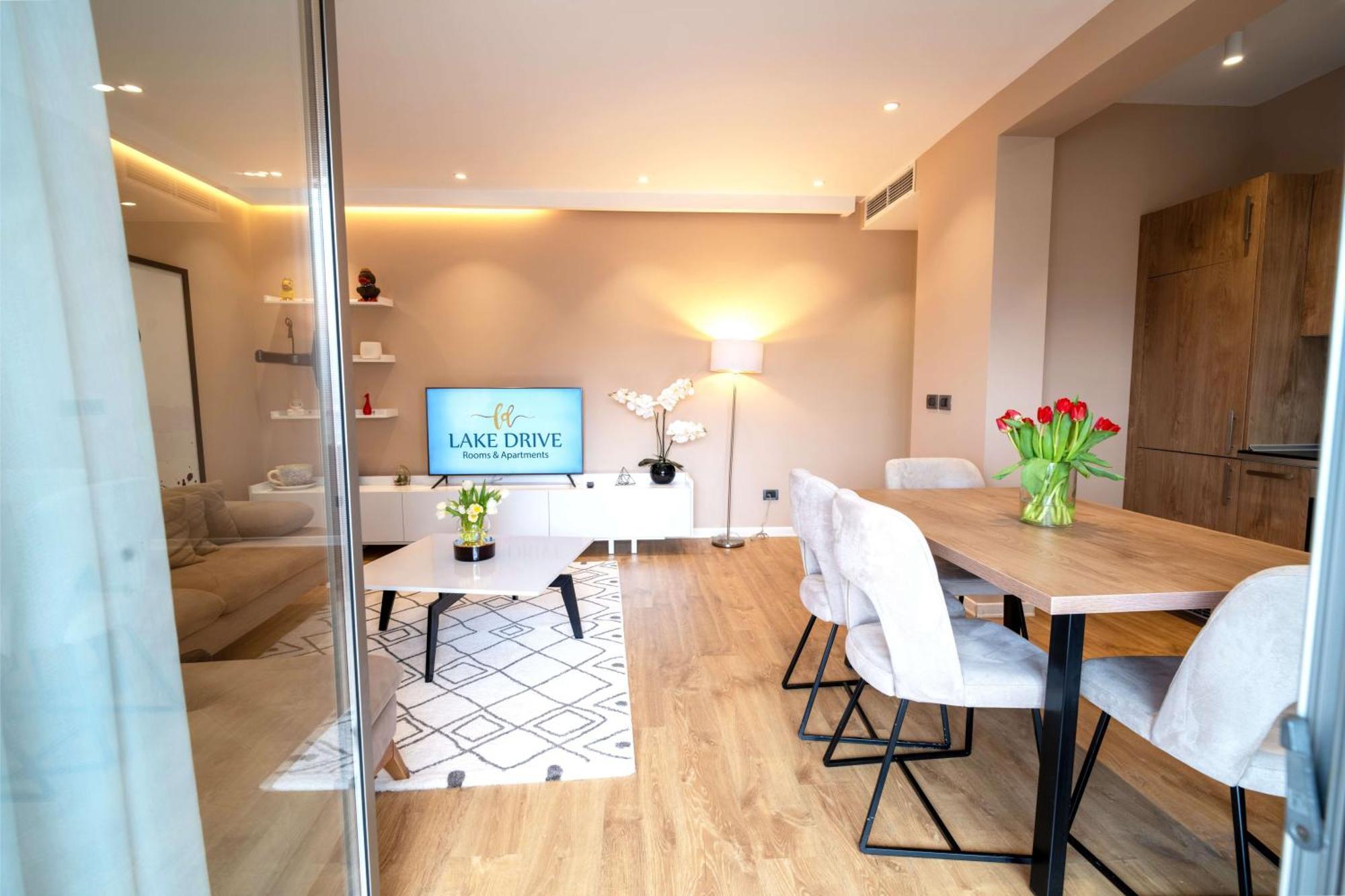 טיראנה Lake Drive Rooms&Apartments מראה חיצוני תמונה