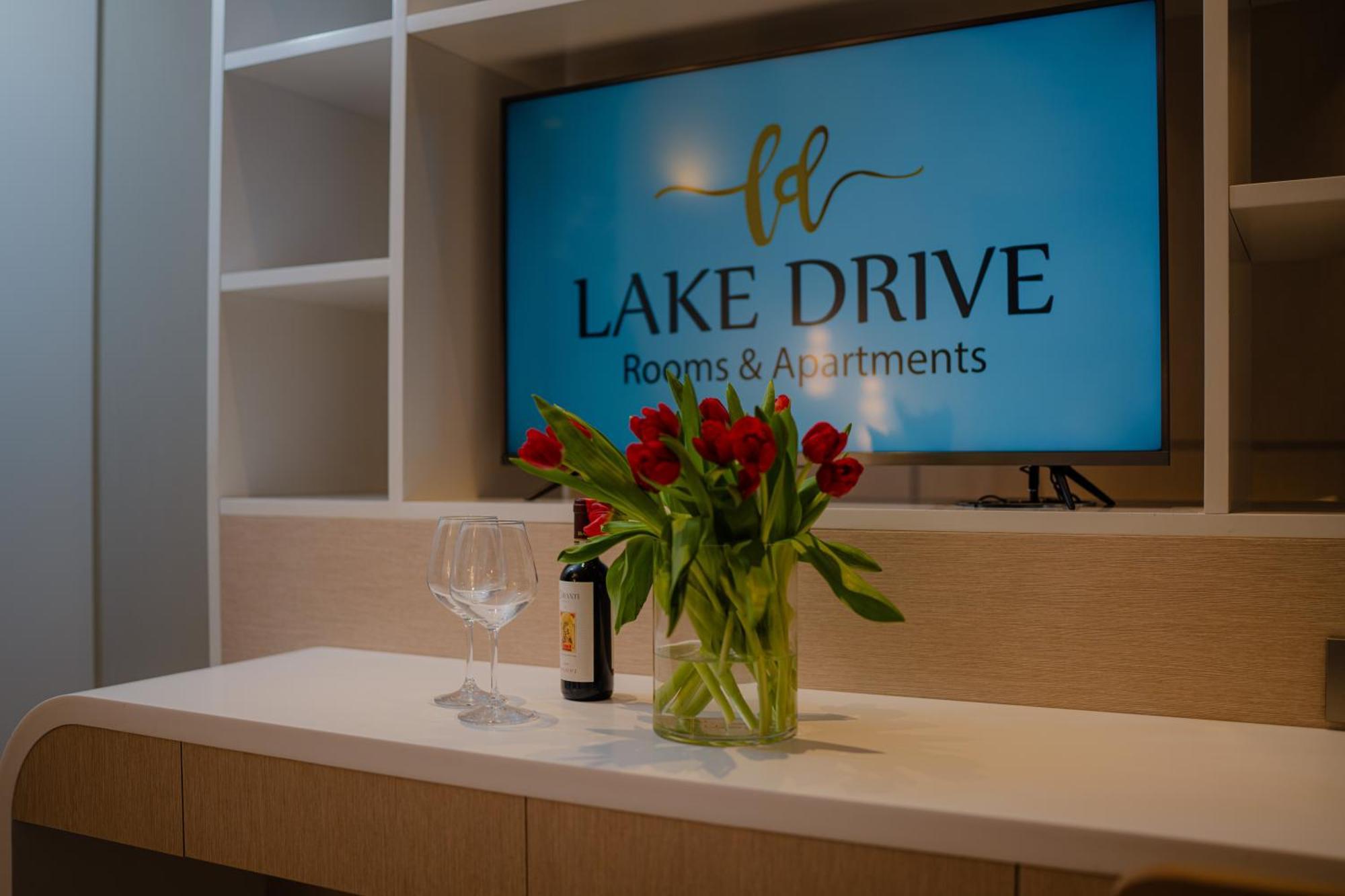 טיראנה Lake Drive Rooms&Apartments מראה חיצוני תמונה