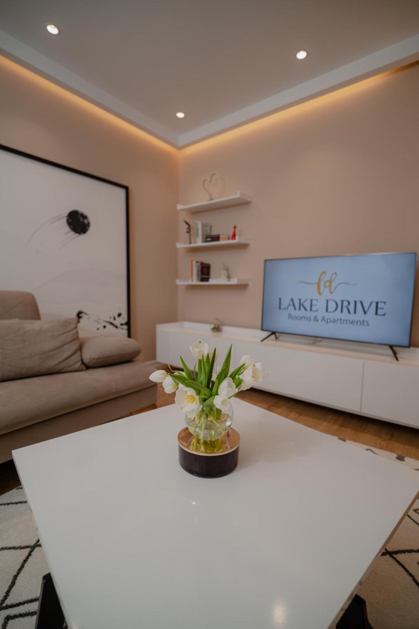 טיראנה Lake Drive Rooms&Apartments מראה חיצוני תמונה