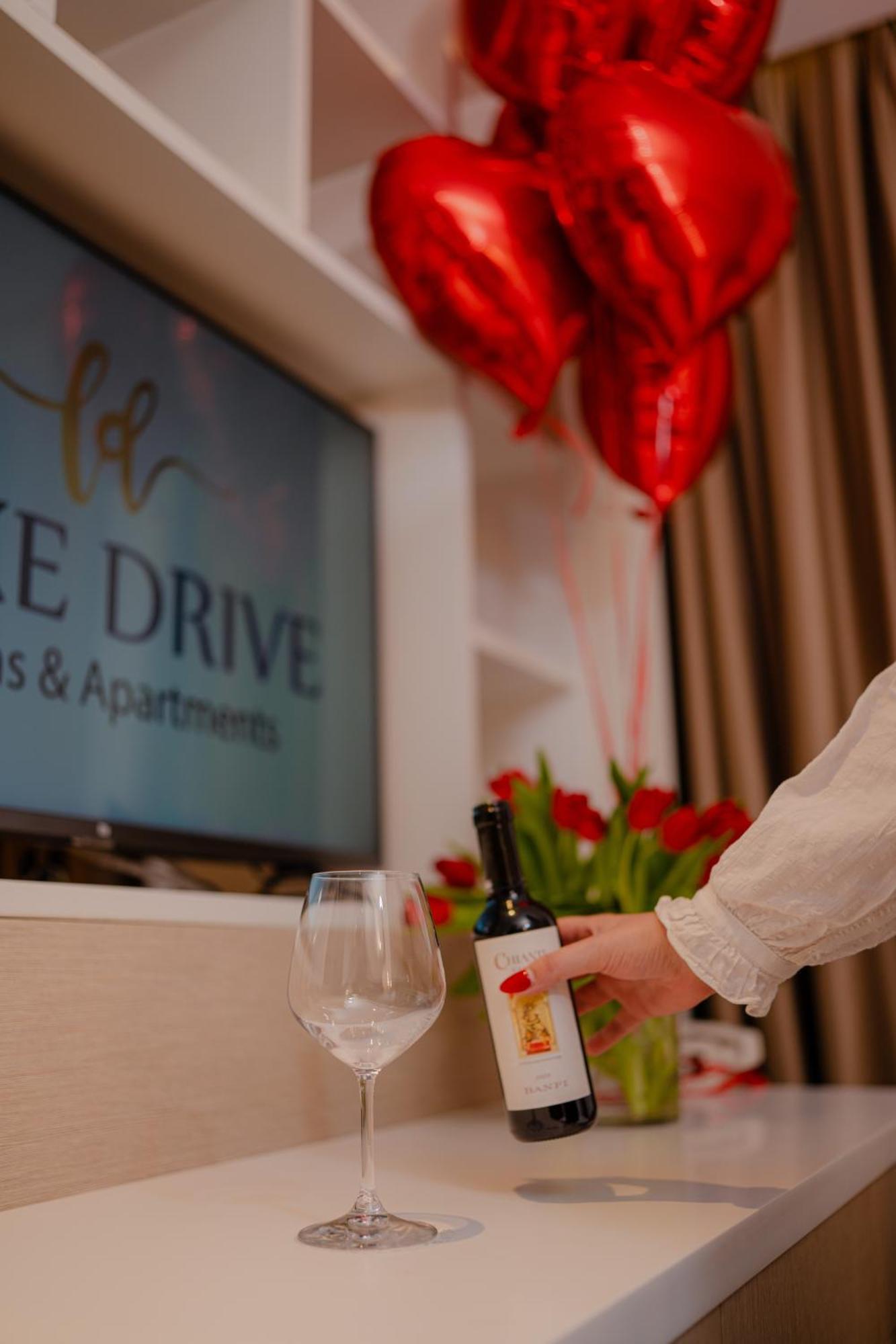 טיראנה Lake Drive Rooms&Apartments מראה חיצוני תמונה